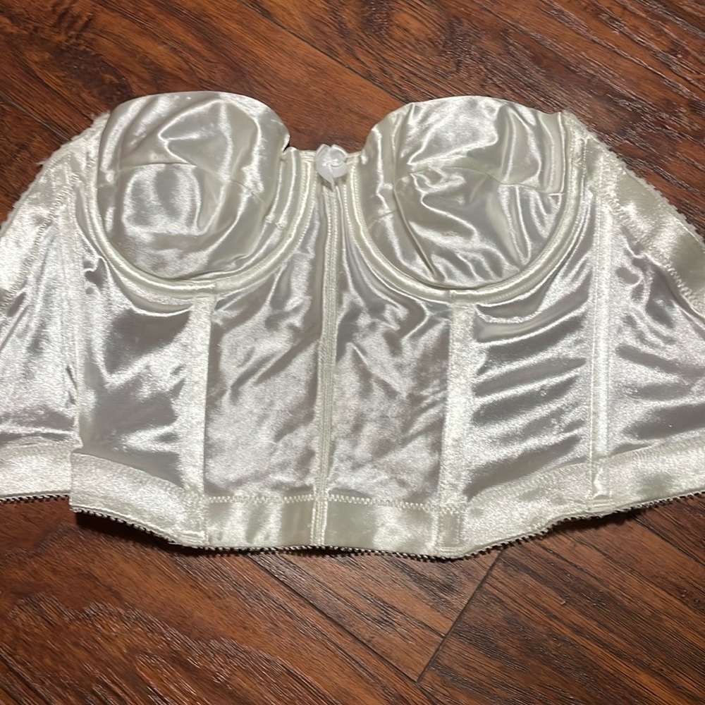 Vassarette Long Bra